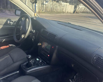 Синий Фольксваген Пассат, объемом двигателя 1.6 л и пробегом 250 тыс. км за 2100 $, фото 4 на Automoto.ua