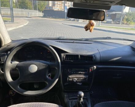 Синий Фольксваген Пассат, объемом двигателя 1.8 л и пробегом 196 тыс. км за 2700 $, фото 8 на Automoto.ua