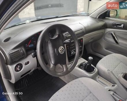 Синий Фольксваген Пассат, объемом двигателя 1.9 л и пробегом 311 тыс. км за 2000 $, фото 27 на Automoto.ua