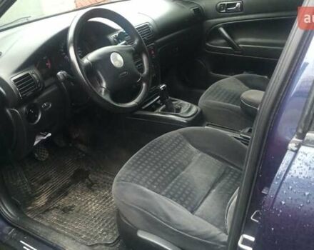 Синий Фольксваген Пассат, объемом двигателя 1.78 л и пробегом 340 тыс. км за 3695 $, фото 5 на Automoto.ua