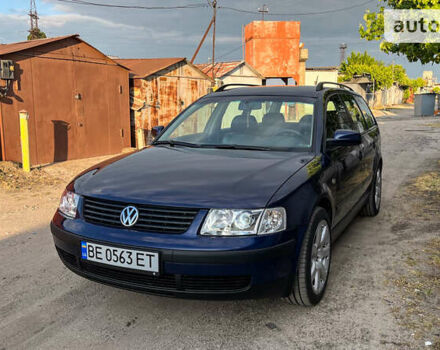 Синий Фольксваген Пассат, объемом двигателя 1.78 л и пробегом 320 тыс. км за 5500 $, фото 1 на Automoto.ua