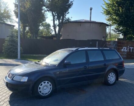 Синий Фольксваген Пассат, объемом двигателя 1.8 л и пробегом 196 тыс. км за 2700 $, фото 5 на Automoto.ua