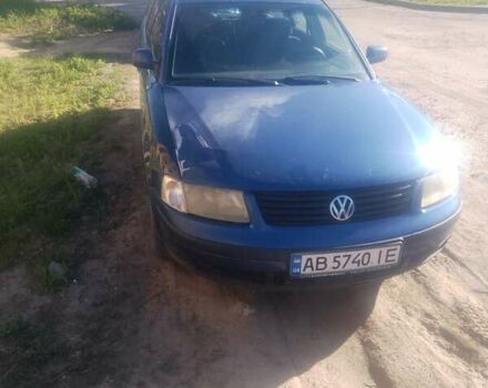 Синий Фольксваген Пассат, объемом двигателя 1.6 л и пробегом 300 тыс. км за 2000 $, фото 2 на Automoto.ua