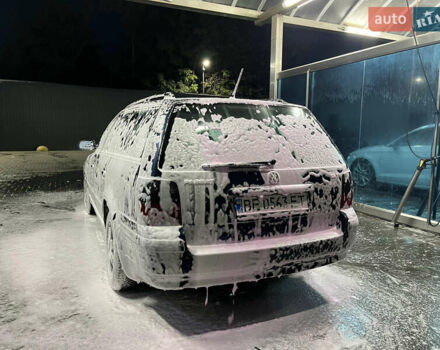 Синий Фольксваген Пассат, объемом двигателя 1.78 л и пробегом 320 тыс. км за 5500 $, фото 7 на Automoto.ua