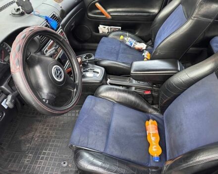 Синий Фольксваген Пассат, объемом двигателя 2.3 л и пробегом 389 тыс. км за 2600 $, фото 13 на Automoto.ua