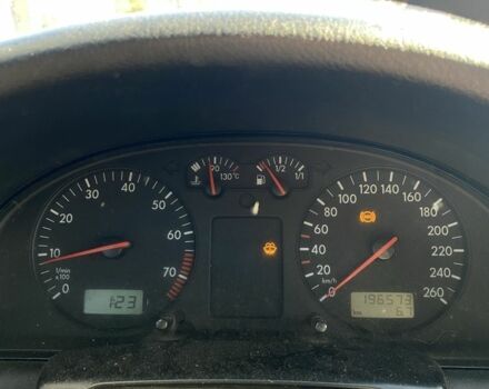 Синий Фольксваген Пассат, объемом двигателя 1.8 л и пробегом 196 тыс. км за 2700 $, фото 9 на Automoto.ua