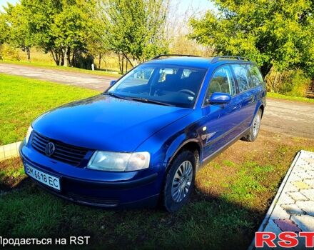 Синий Фольксваген Пассат, объемом двигателя 1.9 л и пробегом 385 тыс. км за 5000 $, фото 1 на Automoto.ua