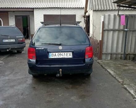 Синий Фольксваген Пассат, объемом двигателя 1.6 л и пробегом 215 тыс. км за 4500 $, фото 1 на Automoto.ua