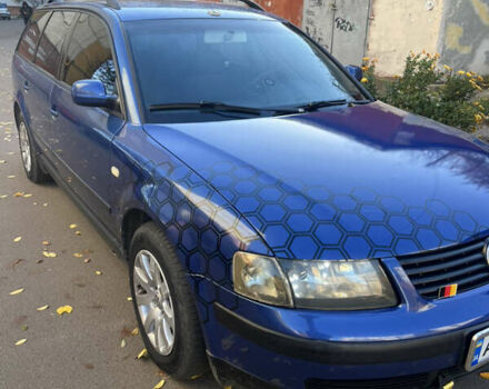 Синий Фольксваген Пассат, объемом двигателя 1.6 л и пробегом 321 тыс. км за 3500 $, фото 4 на Automoto.ua