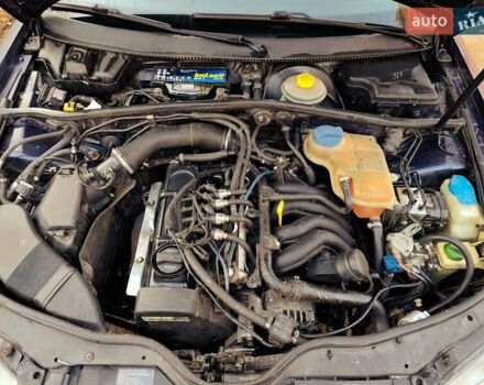 Синий Фольксваген Пассат, объемом двигателя 1.6 л и пробегом 330 тыс. км за 2700 $, фото 10 на Automoto.ua