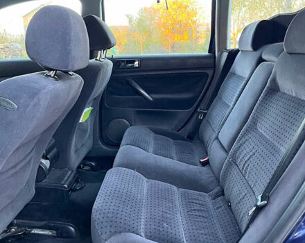 Синий Фольксваген Пассат, объемом двигателя 1.6 л и пробегом 277 тыс. км за 2999 $, фото 4 на Automoto.ua