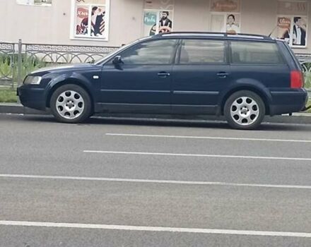 Синий Фольксваген Пассат, объемом двигателя 1.8 л и пробегом 425 тыс. км за 3900 $, фото 2 на Automoto.ua