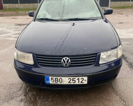 Синий Фольксваген Пассат, объемом двигателя 1.9 л и пробегом 448 тыс. км за 1653 $, фото 3 на Automoto.ua