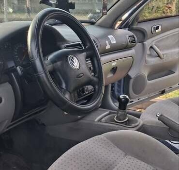 Синій Фольксваген Пассат, об'ємом двигуна 1.9 л та пробігом 437 тис. км за 3000 $, фото 13 на Automoto.ua