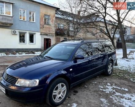 Синій Фольксваген Пассат, об'ємом двигуна 1.6 л та пробігом 293 тис. км за 3899 $, фото 16 на Automoto.ua