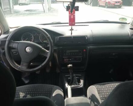 Синий Фольксваген Пассат, объемом двигателя 1.98 л и пробегом 280 тыс. км за 3900 $, фото 5 на Automoto.ua