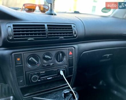 Синій Фольксваген Пассат, об'ємом двигуна 1.6 л та пробігом 293 тис. км за 3899 $, фото 4 на Automoto.ua