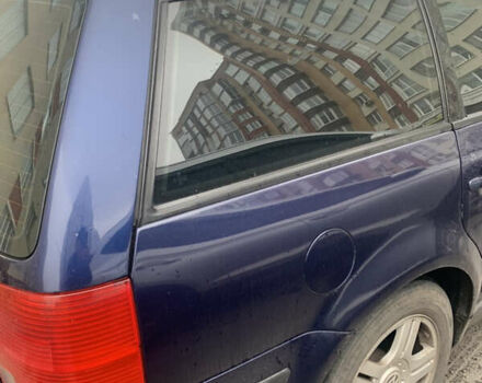 Синий Фольксваген Пассат, объемом двигателя 1.8 л и пробегом 300 тыс. км за 4200 $, фото 6 на Automoto.ua