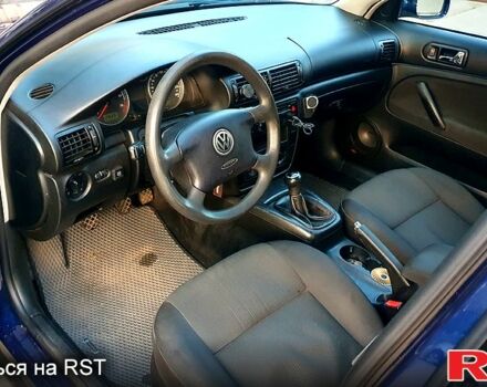 Синий Фольксваген Пассат, объемом двигателя 1.6 л и пробегом 302 тыс. км за 4999 $, фото 7 на Automoto.ua