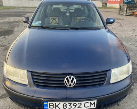 Синий Фольксваген Пассат, объемом двигателя 1.9 л и пробегом 440 тыс. км за 4500 $, фото 2 на Automoto.ua