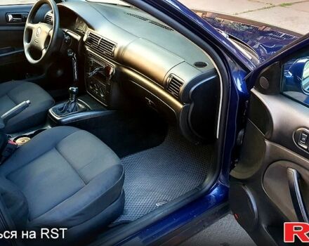 Синий Фольксваген Пассат, объемом двигателя 1.6 л и пробегом 302 тыс. км за 4999 $, фото 8 на Automoto.ua