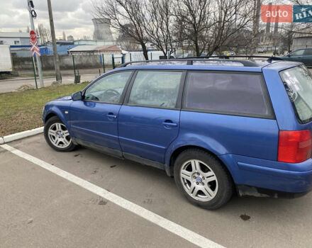 Синий Фольксваген Пассат, объемом двигателя 2.77 л и пробегом 290 тыс. км за 3500 $, фото 3 на Automoto.ua