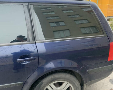 Синий Фольксваген Пассат, объемом двигателя 1.8 л и пробегом 300 тыс. км за 4200 $, фото 8 на Automoto.ua