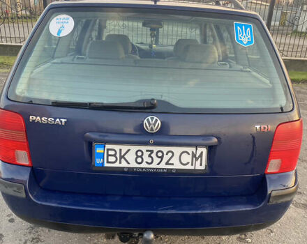 Синий Фольксваген Пассат, объемом двигателя 1.9 л и пробегом 440 тыс. км за 4500 $, фото 1 на Automoto.ua