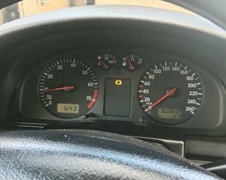 Синий Фольксваген Пассат, объемом двигателя 1.6 л и пробегом 302 тыс. км за 3500 $, фото 3 на Automoto.ua