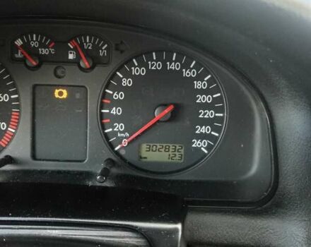 Синий Фольксваген Пассат, объемом двигателя 1.6 л и пробегом 302 тыс. км за 3500 $, фото 1 на Automoto.ua