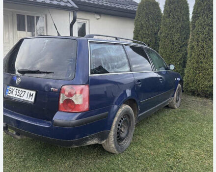 Синий Фольксваген Пассат, объемом двигателя 1.9 л и пробегом 400 тыс. км за 3500 $, фото 2 на Automoto.ua