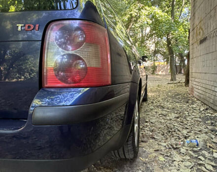 Синий Фольксваген Пассат, объемом двигателя 1.9 л и пробегом 376 тыс. км за 5000 $, фото 5 на Automoto.ua