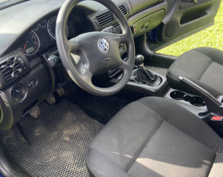 Синий Фольксваген Пассат, объемом двигателя 1.6 л и пробегом 279 тыс. км за 4500 $, фото 6 на Automoto.ua