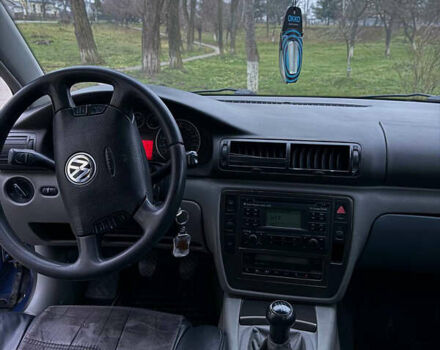 Синий Фольксваген Пассат, объемом двигателя 1.9 л и пробегом 450 тыс. км за 3550 $, фото 12 на Automoto.ua