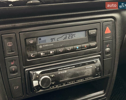Синий Фольксваген Пассат, объемом двигателя 1.6 л и пробегом 270 тыс. км за 3950 $, фото 18 на Automoto.ua