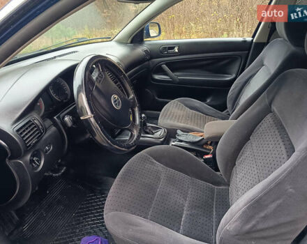 Синий Фольксваген Пассат, объемом двигателя 1.9 л и пробегом 438 тыс. км за 4200 $, фото 13 на Automoto.ua