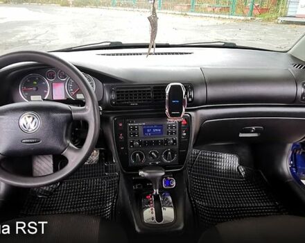 Синий Фольксваген Пассат, объемом двигателя 1.9 л и пробегом 300 тыс. км за 4400 $, фото 9 на Automoto.ua