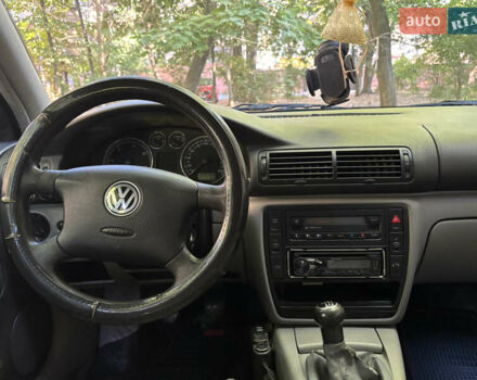 Синий Фольксваген Пассат, объемом двигателя 1.9 л и пробегом 376 тыс. км за 5000 $, фото 29 на Automoto.ua