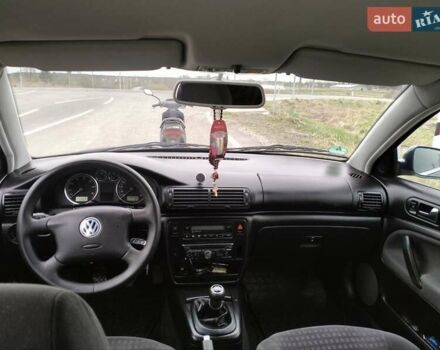 Синий Фольксваген Пассат, объемом двигателя 1.8 л и пробегом 236 тыс. км за 4999 $, фото 1 на Automoto.ua