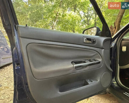 Синий Фольксваген Пассат, объемом двигателя 1.9 л и пробегом 376 тыс. км за 5000 $, фото 16 на Automoto.ua