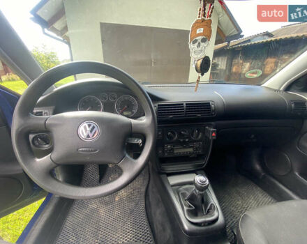 Синий Фольксваген Пассат, объемом двигателя 1.6 л и пробегом 279 тыс. км за 4500 $, фото 5 на Automoto.ua