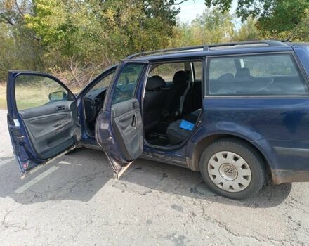 Синий Фольксваген Пассат, объемом двигателя 1.9 л и пробегом 400 тыс. км за 2400 $, фото 4 на Automoto.ua