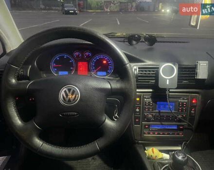 Синий Фольксваген Пассат, объемом двигателя 1.9 л и пробегом 277 тыс. км за 4300 $, фото 6 на Automoto.ua