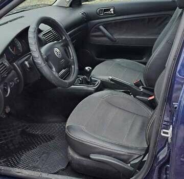 Синий Фольксваген Пассат, объемом двигателя 1.6 л и пробегом 268 тыс. км за 4100 $, фото 10 на Automoto.ua