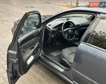 Синий Фольксваген Пассат, объемом двигателя 1.9 л и пробегом 384 тыс. км за 4200 $, фото 15 на Automoto.ua