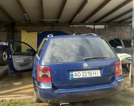 Синий Фольксваген Пассат, объемом двигателя 2.5 л и пробегом 300 тыс. км за 2200 $, фото 1 на Automoto.ua