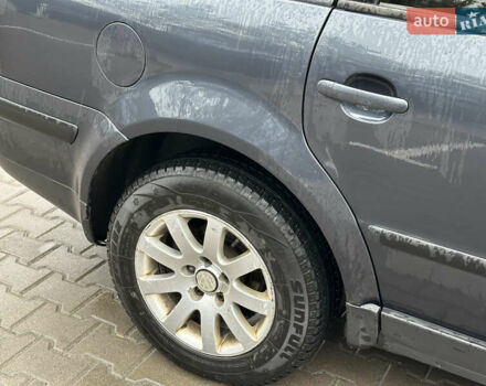 Синий Фольксваген Пассат, объемом двигателя 1.9 л и пробегом 384 тыс. км за 4200 $, фото 11 на Automoto.ua