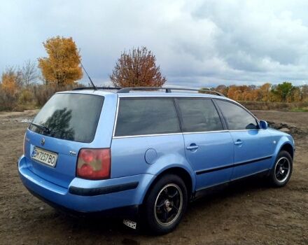 Синий Фольксваген Пассат, объемом двигателя 1.9 л и пробегом 340 тыс. км за 4200 $, фото 2 на Automoto.ua