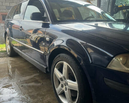 Синий Фольксваген Пассат, объемом двигателя 2.5 л и пробегом 300 тыс. км за 2200 $, фото 3 на Automoto.ua