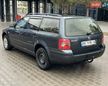 Синий Фольксваген Пассат, объемом двигателя 1.9 л и пробегом 384 тыс. км за 4200 $, фото 6 на Automoto.ua